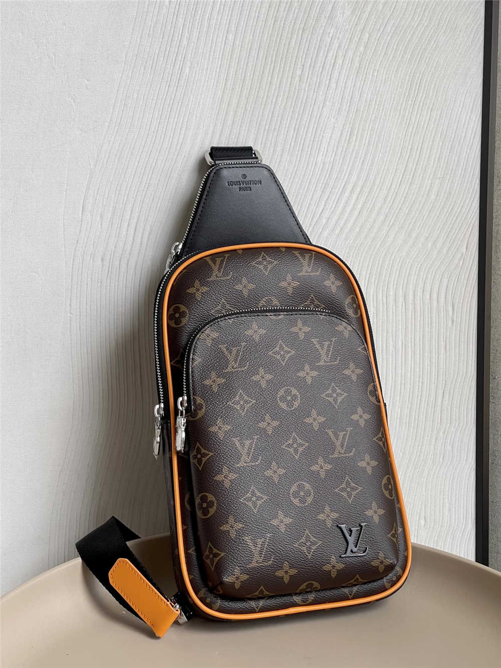 Louis Vuitton AVENUE NM M46718 size：20x31x7cm 2025 new 